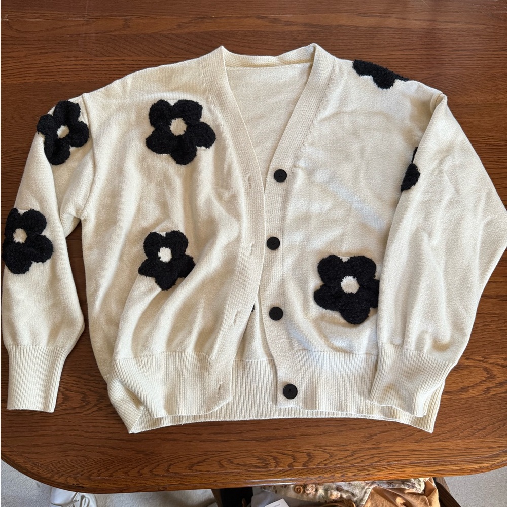 Cider women’s Floral Patterned Cream Cardigan Sweater